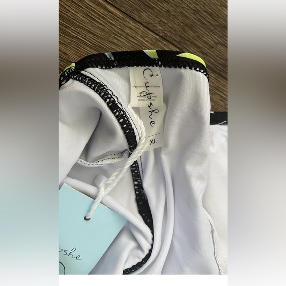 CUPSHE Black Floral Halter Plunging One Piece Swimsuit Size XL Bathing Suit NEW - Picture 7 of 10